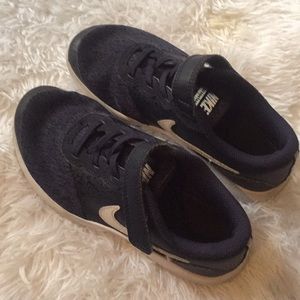 Nike Boys Size 2